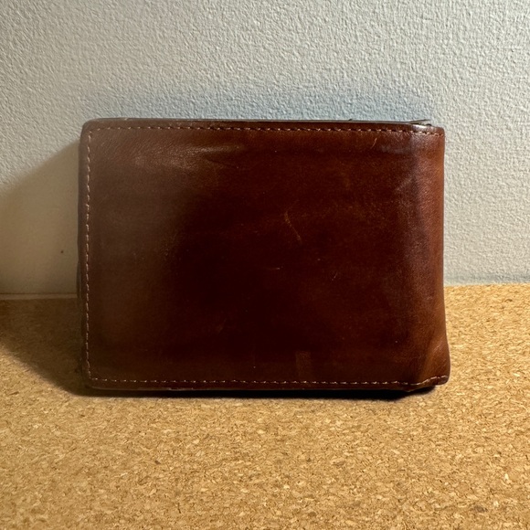 Fossil Leather Bi-Fold Wallet - Picture 3 of 7